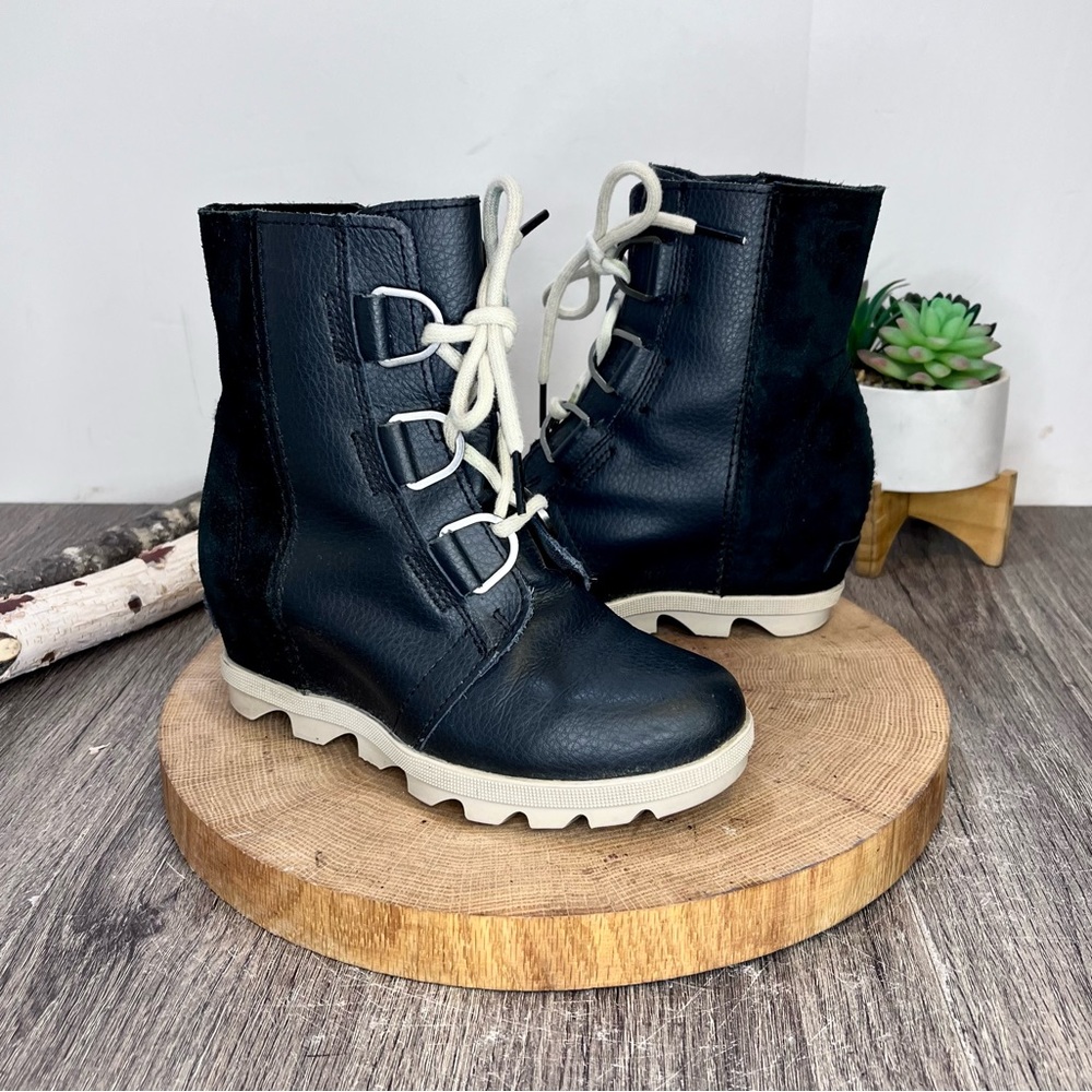 Sorel | Girls Joan Of Arctic Wedge Waterproof Boots NY1946-011 in Black Size 2